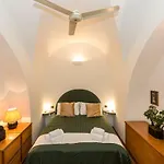 Lovely New Home, Via Nazionale
